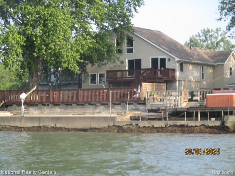 7888 Lakeshore Drive