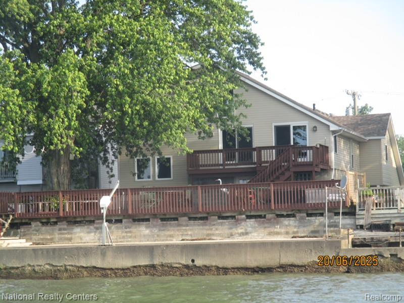 7888 Lakeshore Drive