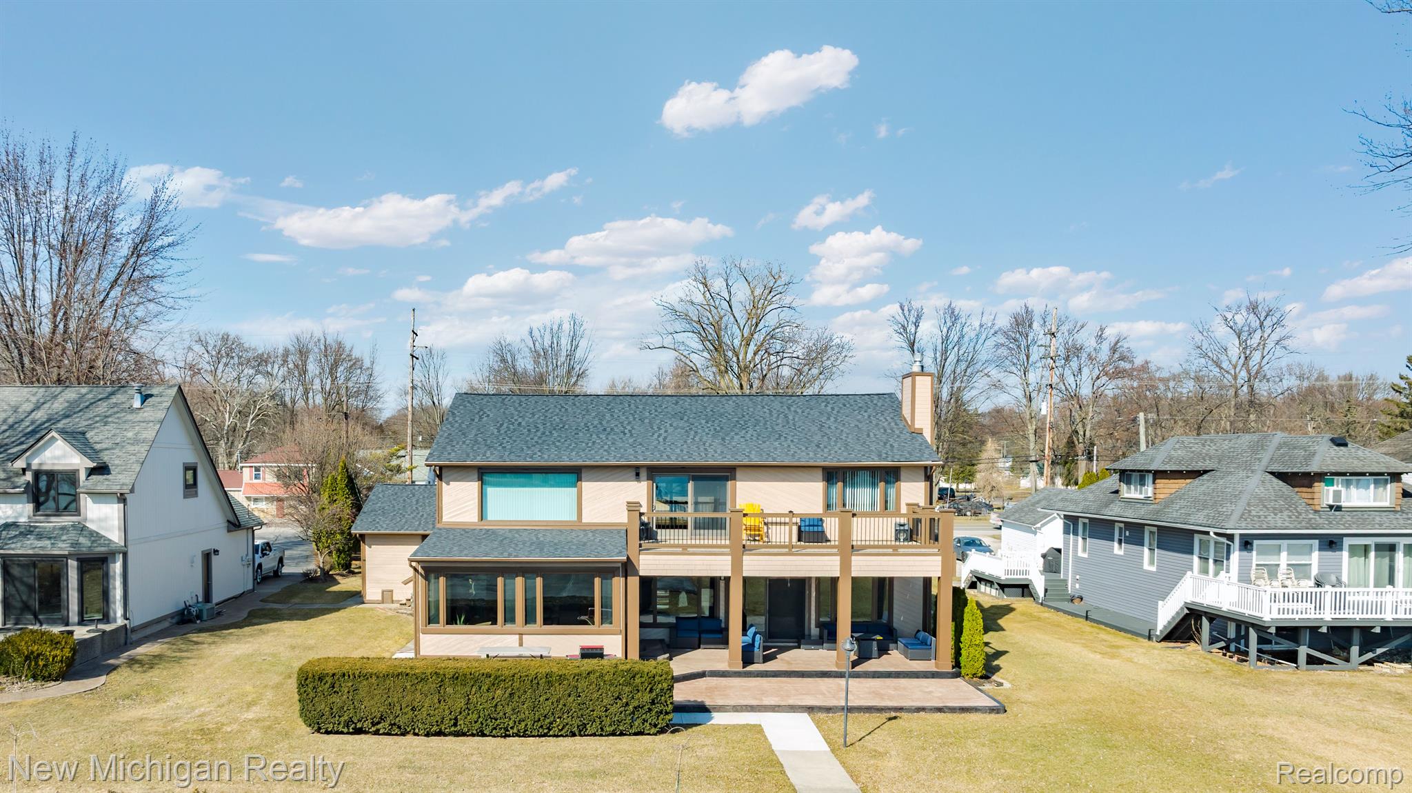 4427 POINTE TREMBLE Road