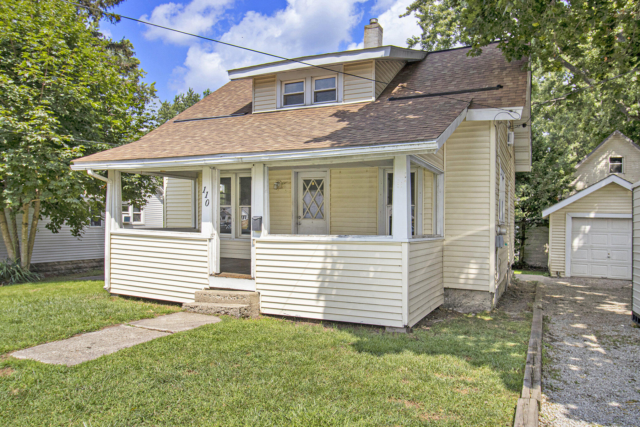 110 E Isabelle Street