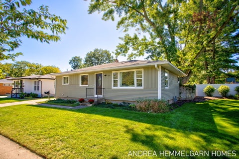 Photo of 354 W 31st Street, Holland City, MI 49423 (MLS # 71026051344)