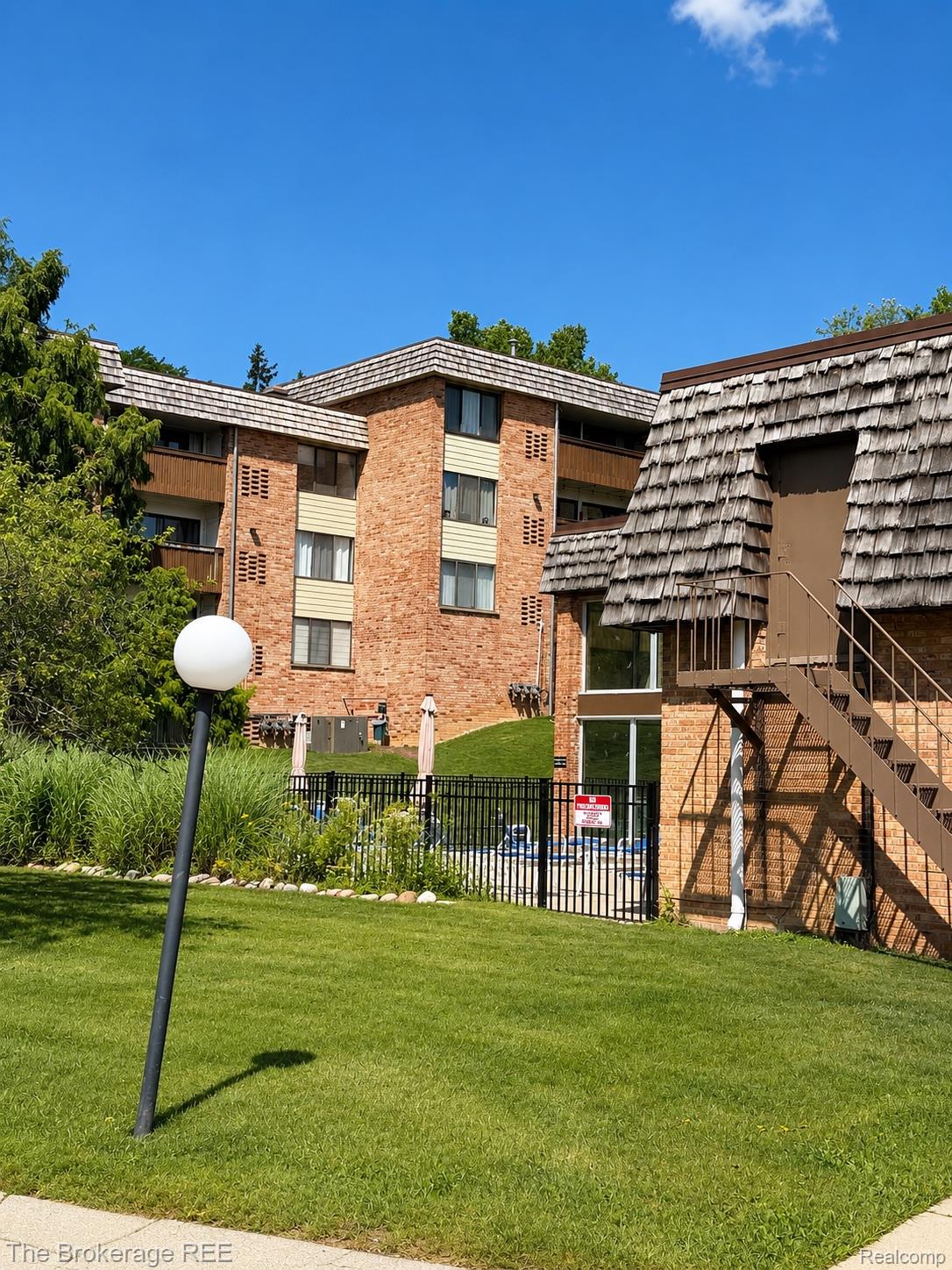 1325 S Maple Road 301