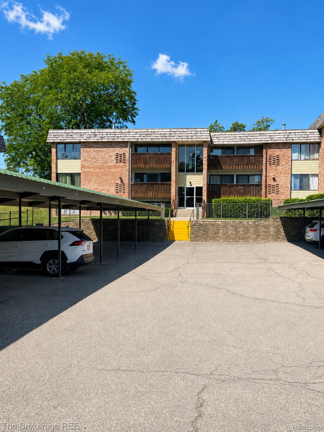 1325 S Maple Road 301
