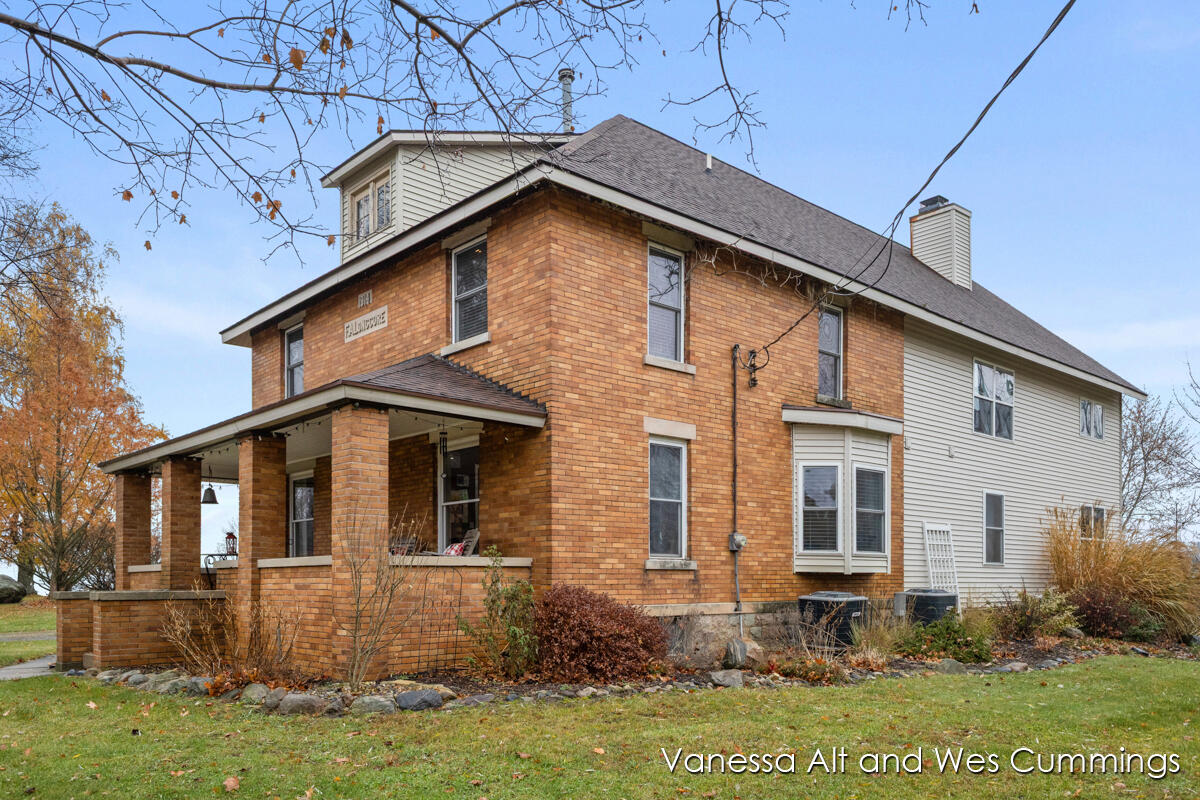 9566 Peach Ridge Avenue NW