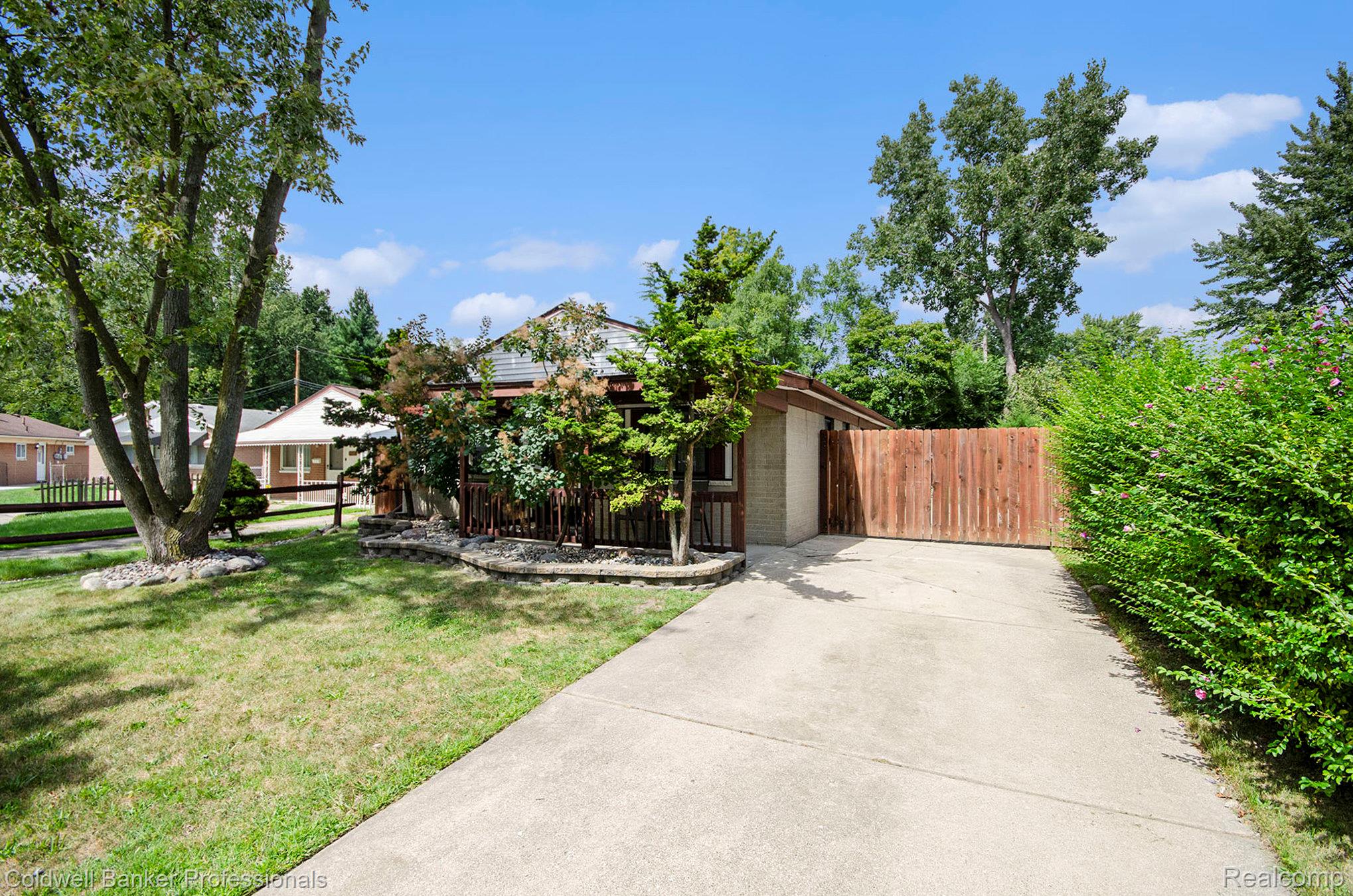 27018 Jeannette Court