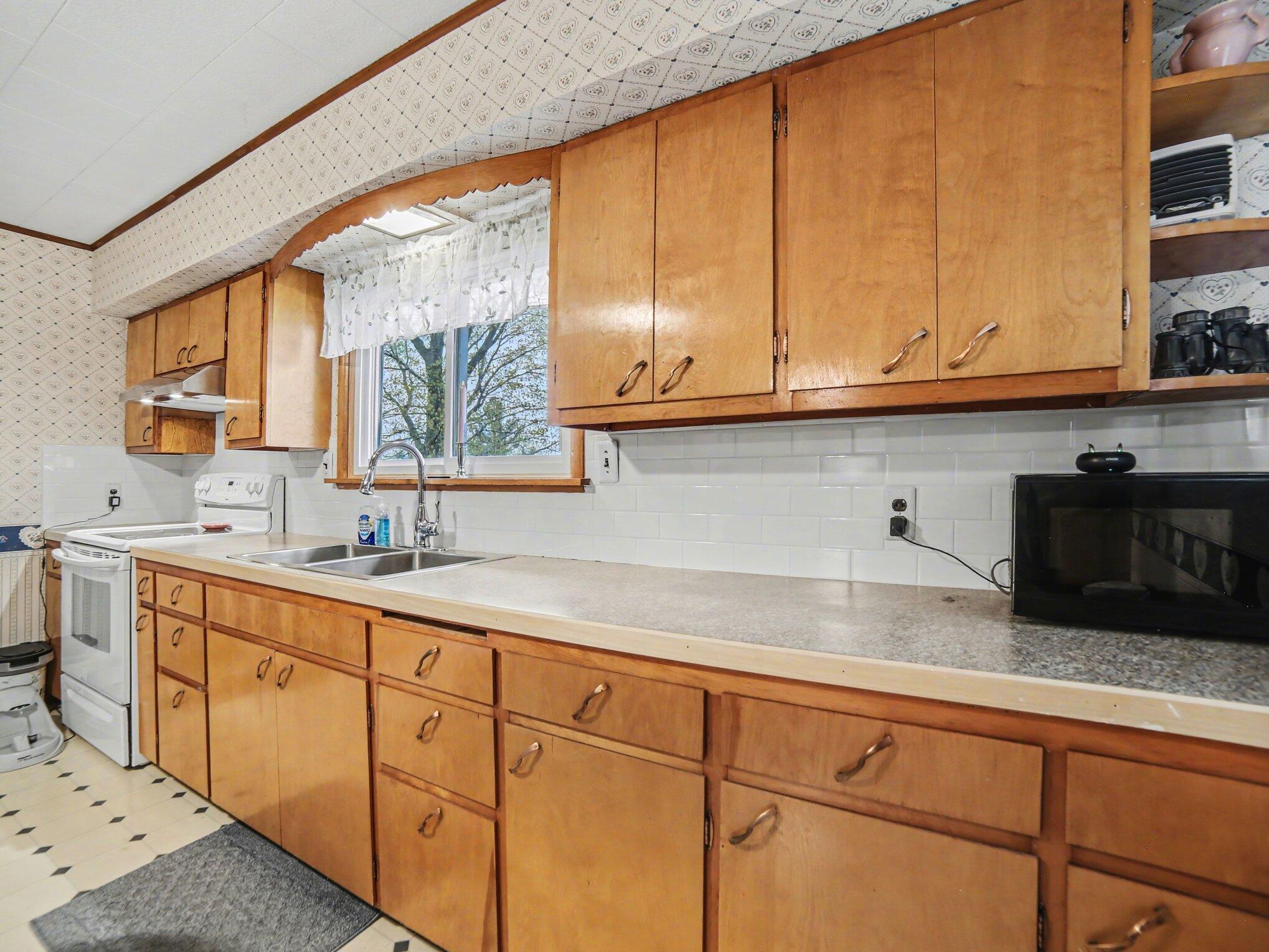 24 E Polk Road