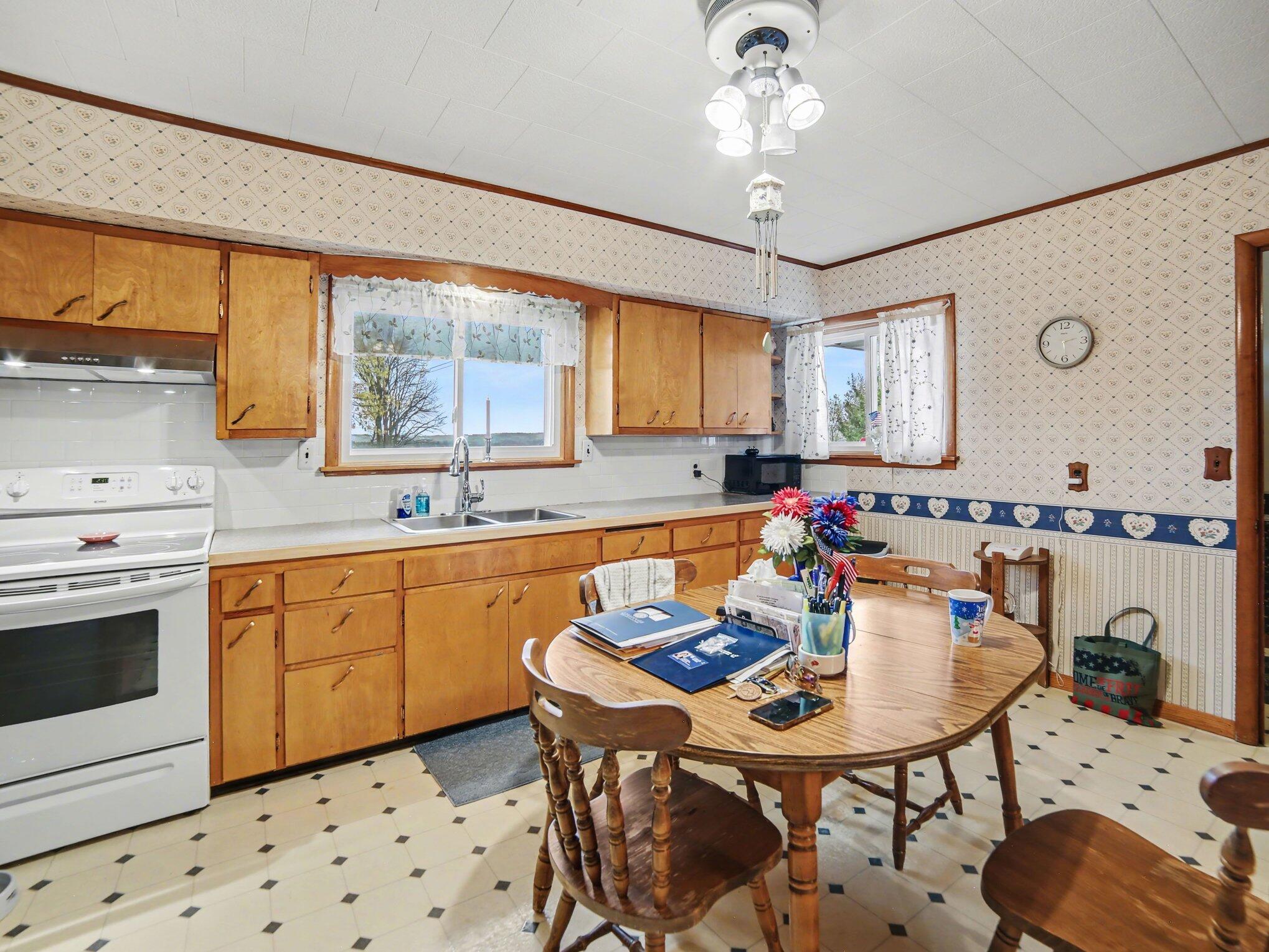 24 E Polk Road