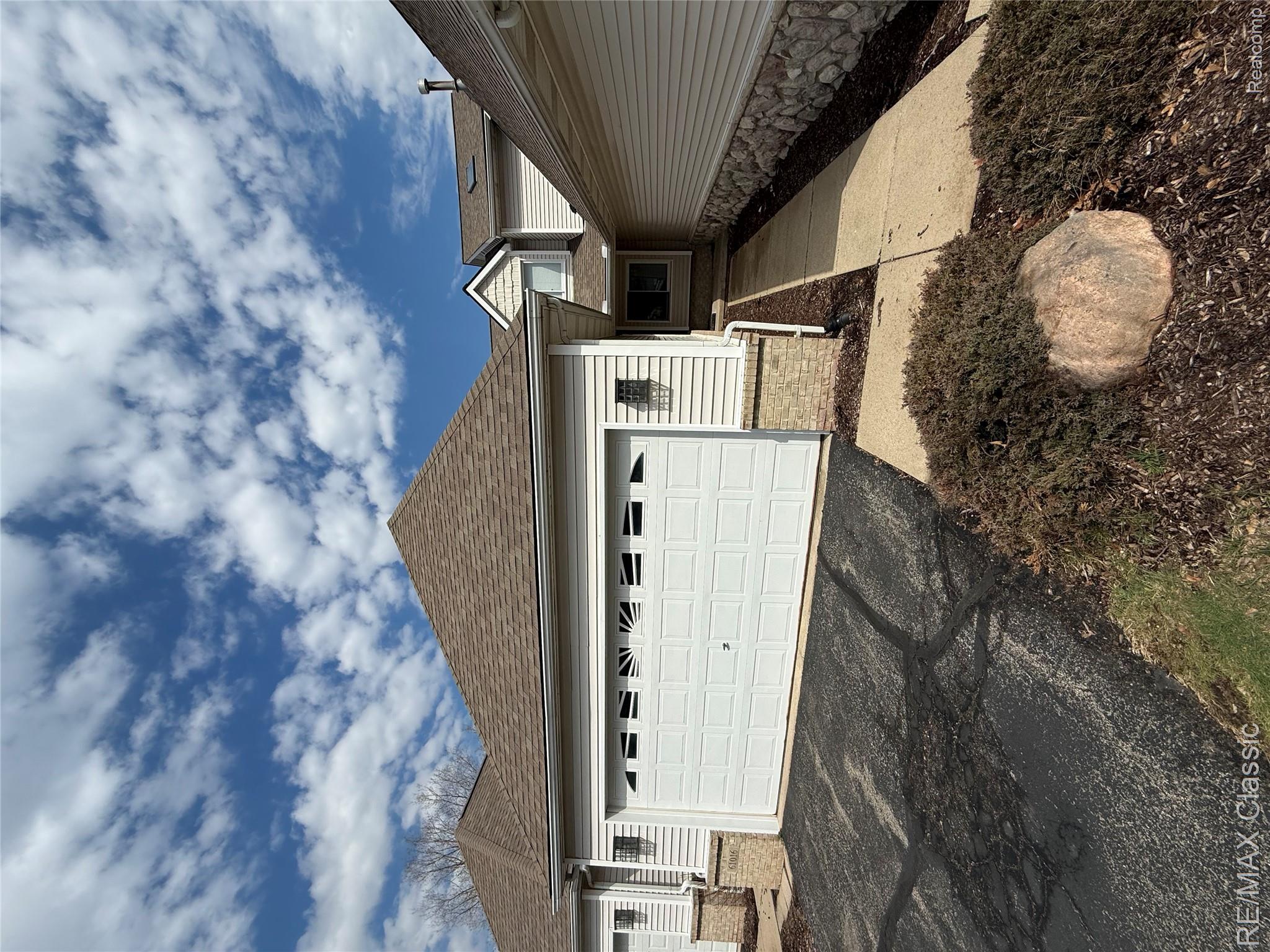 61016 Evergreen Court