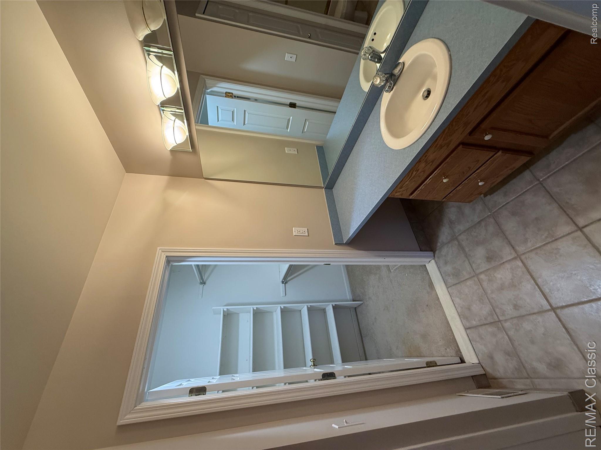 61016 Evergreen Court