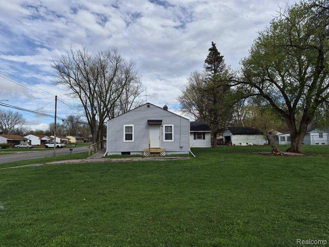 1233 W Coldwater Road