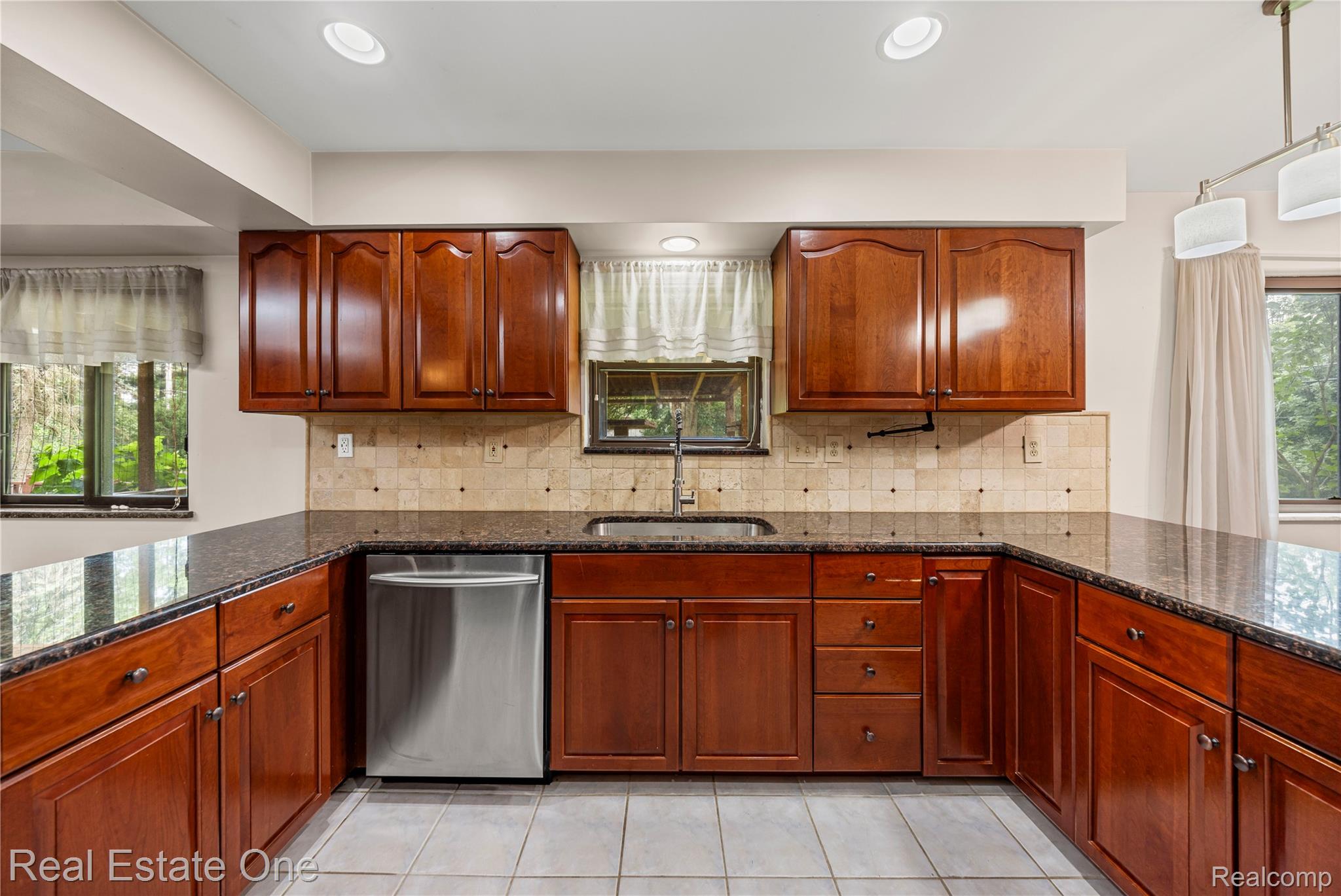6995 Allen Hill Court