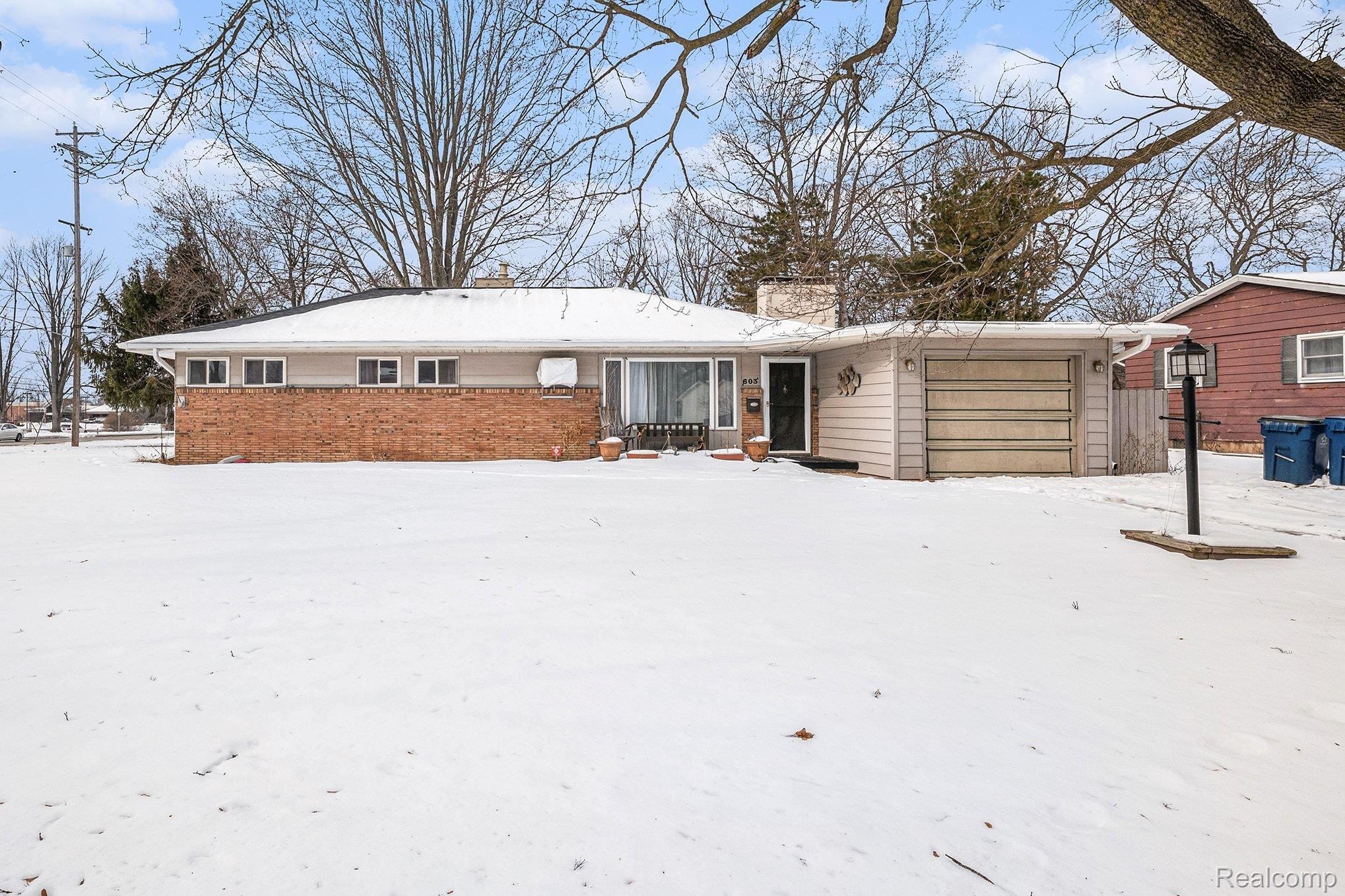 603 E Chelsea Circle