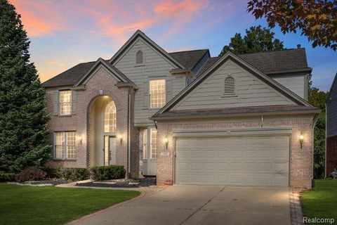 7567 WINDGATE Circle West Bloomfield Charter Township MI 48323