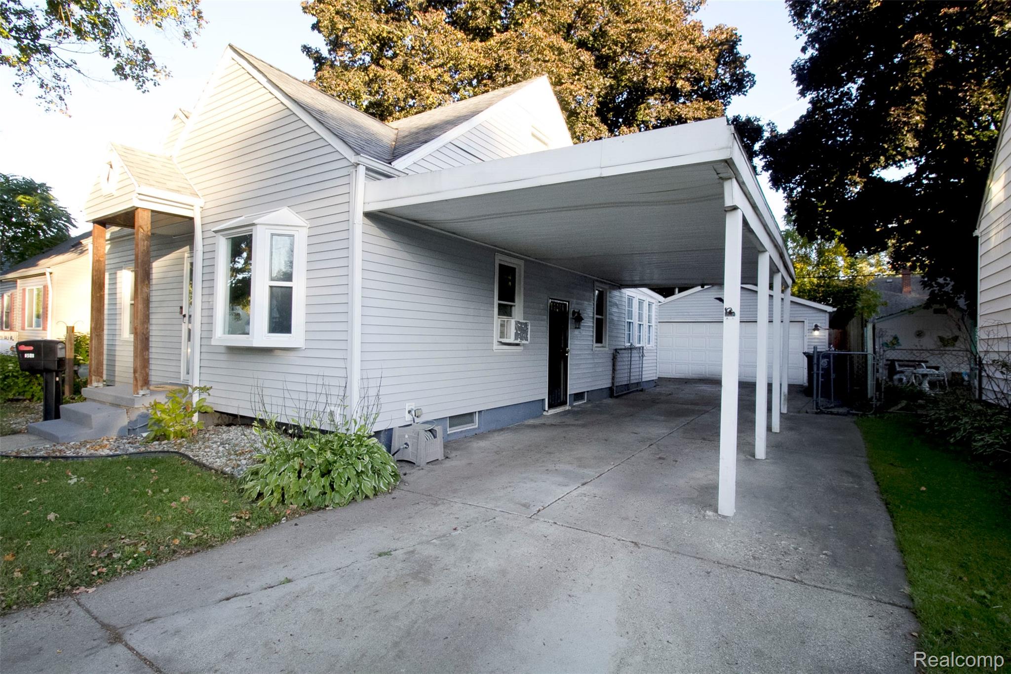 1521 Mulberry Lane