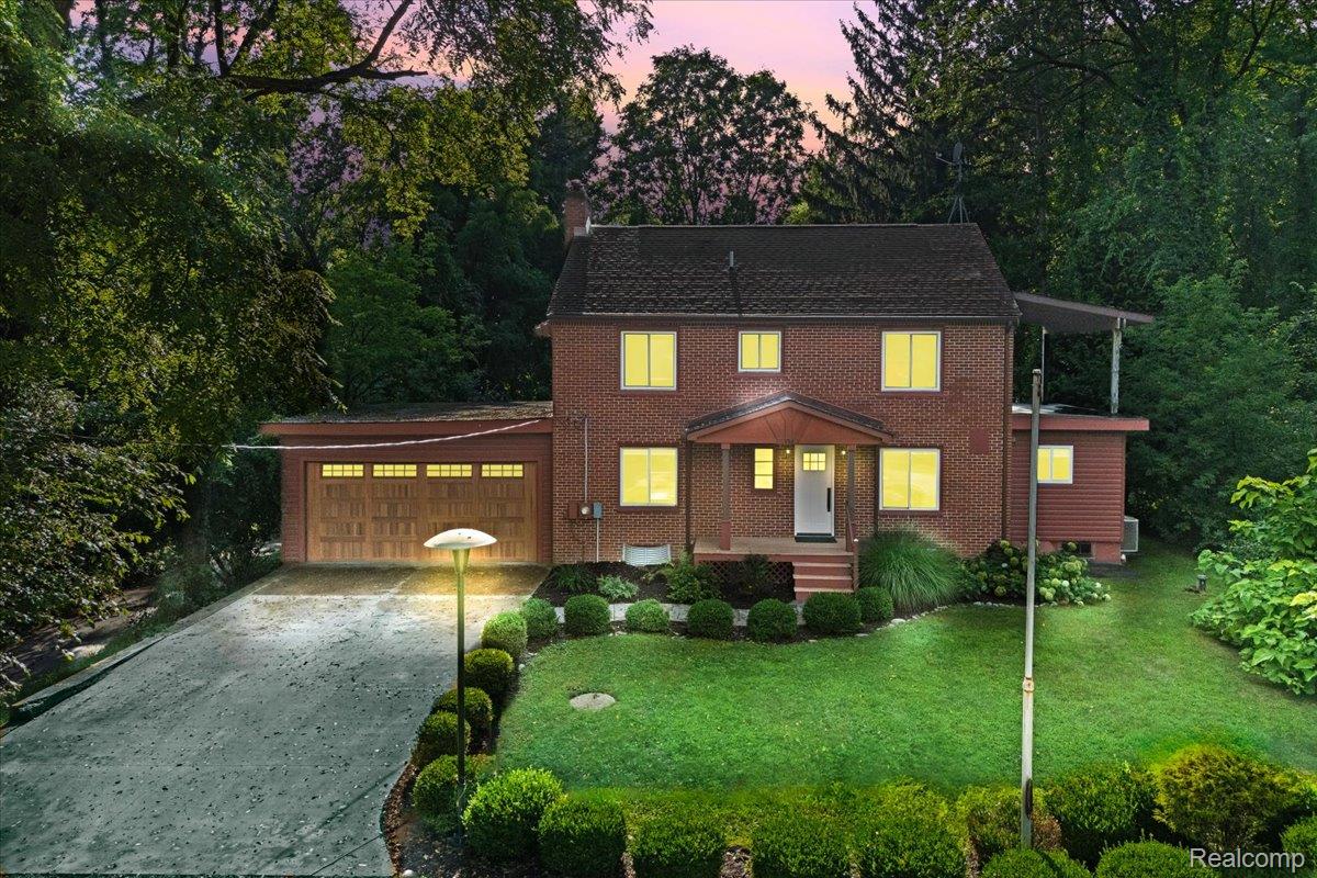 1350 Pettibone Lake Road