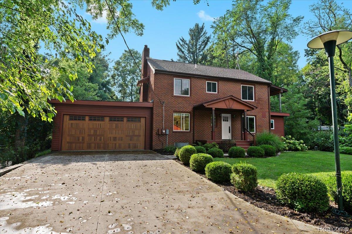 1350 Pettibone Lake Road