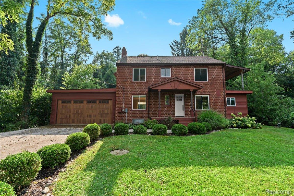 1350 Pettibone Lake Road