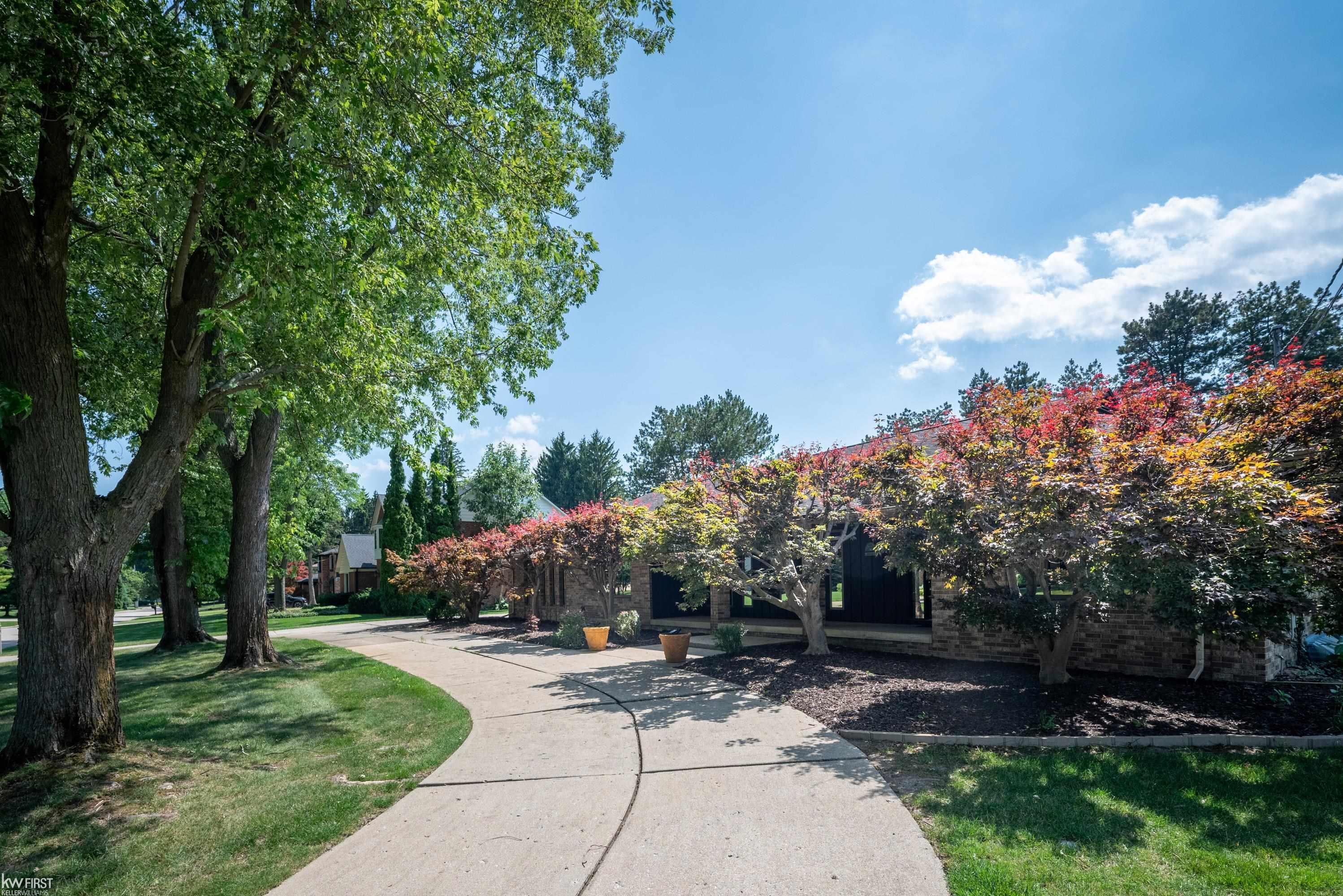 9394 Oakmont Oakmont Drive