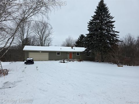 6453 Mack Road Howell City MI 48855