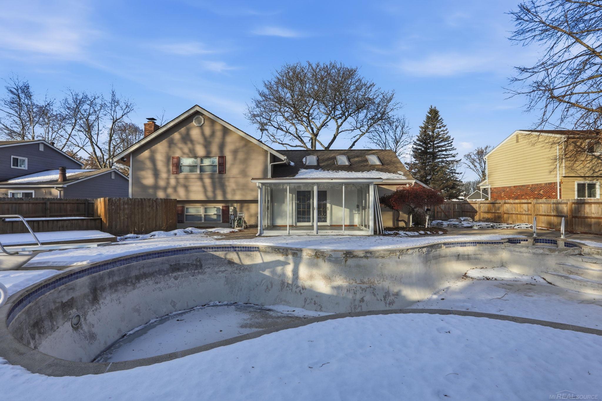 2957 Armstrong Drive