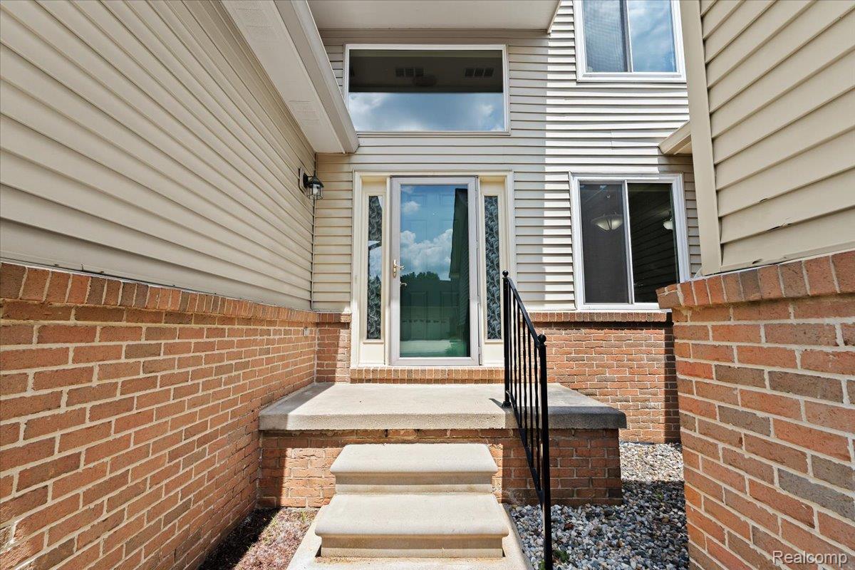 1029 Bird Song Lane