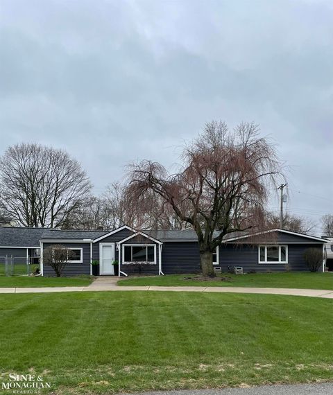 Photo of 47811 Frederick Road, Shelby Charter Township, MI 48317 (MLS # 58050203985)