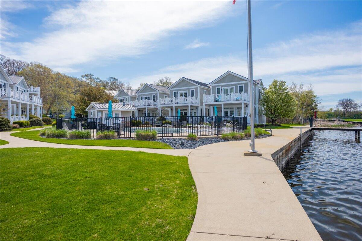 807 Lake Street 3