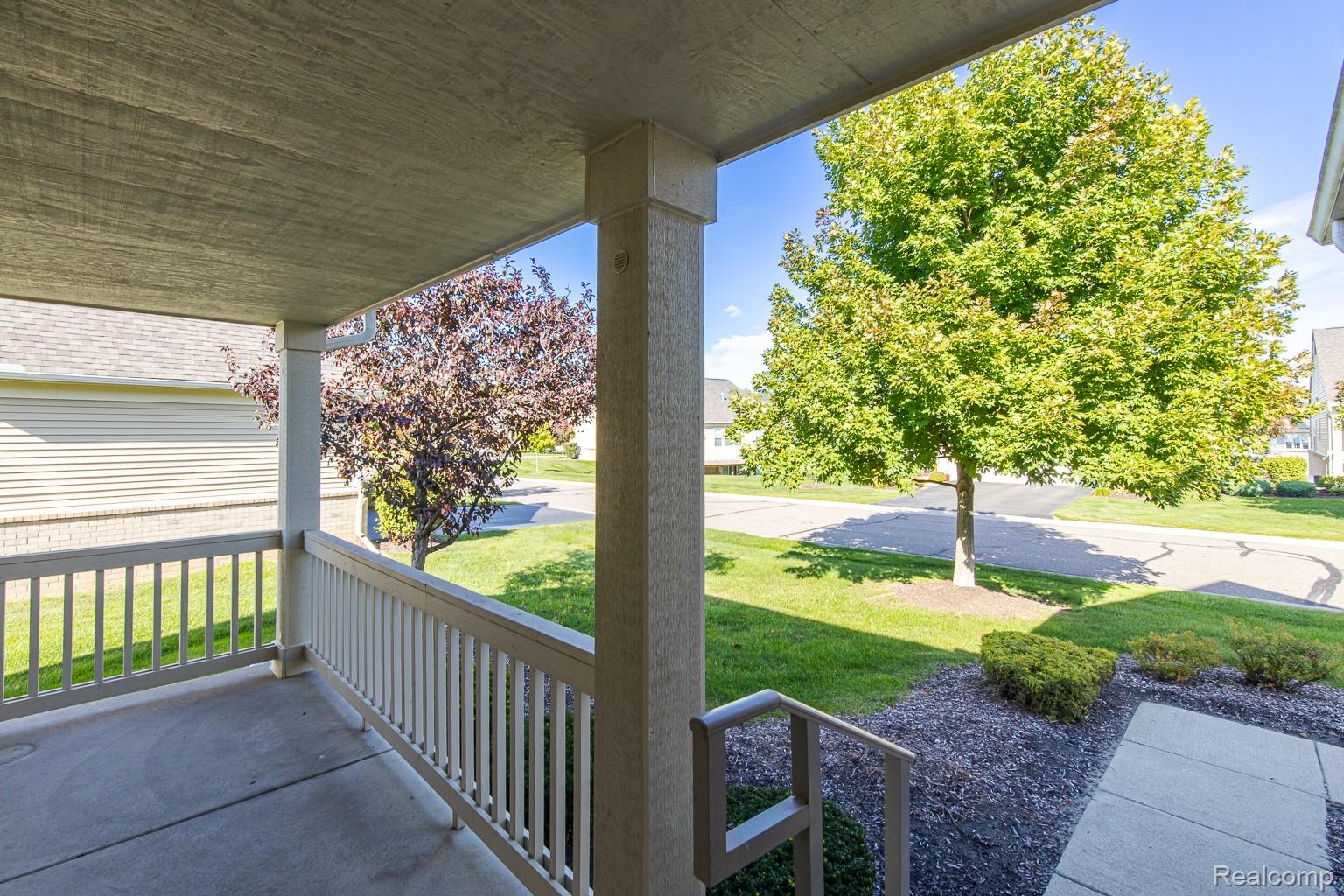 5985 Baypointe Boulevard