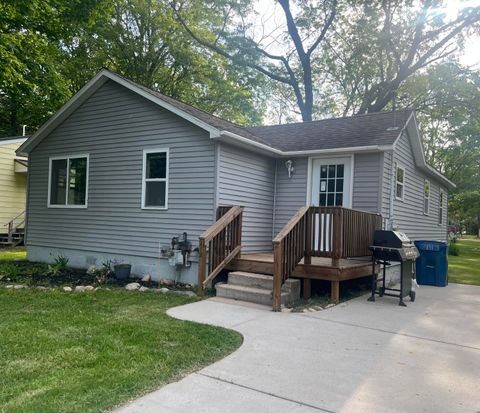 Photo of 212 N Linden Avenue, Fremont City, MI 49412 (MLS # 72026027071)