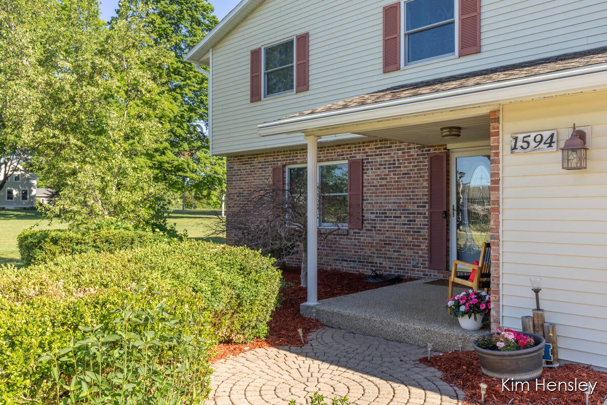1594 Louva Court