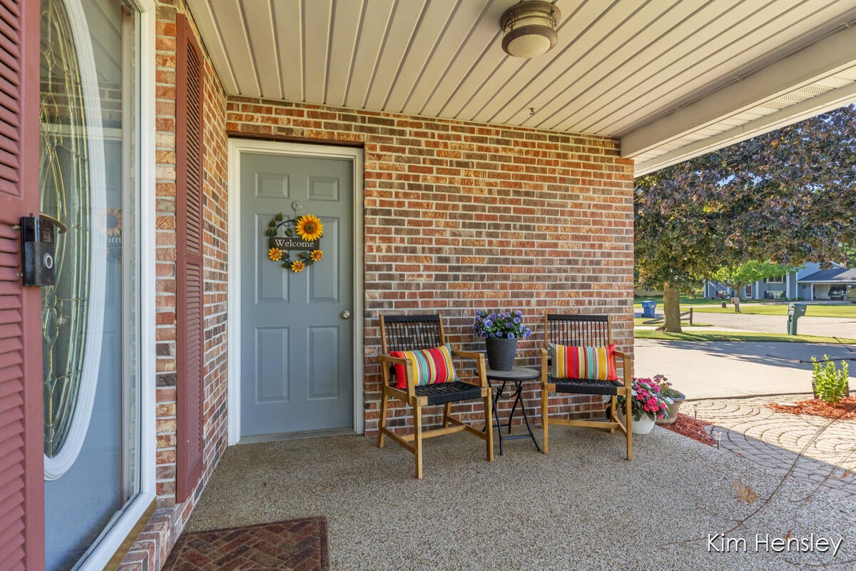 1594 Louva Court