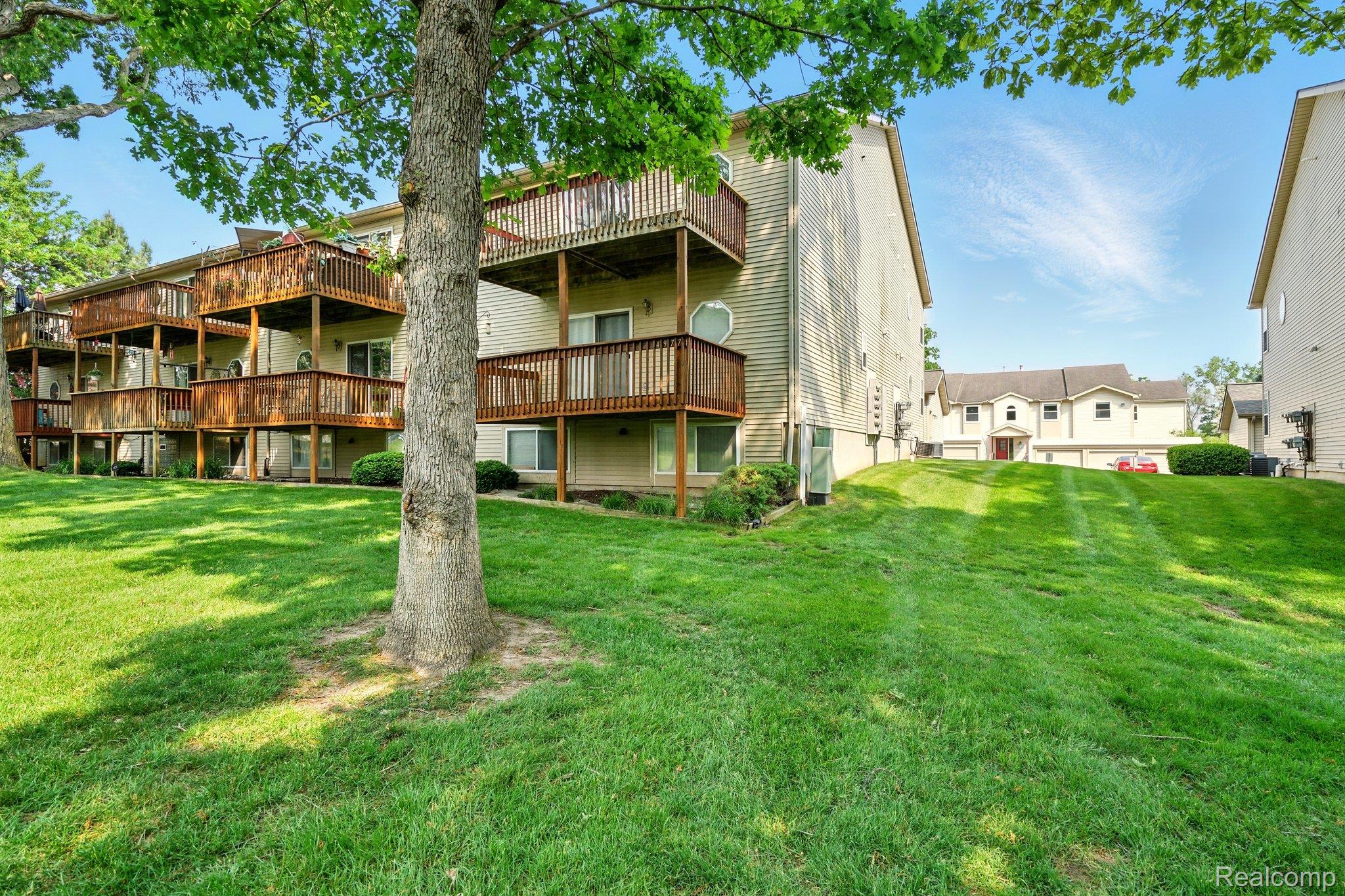 4977 OAK HILL Drive