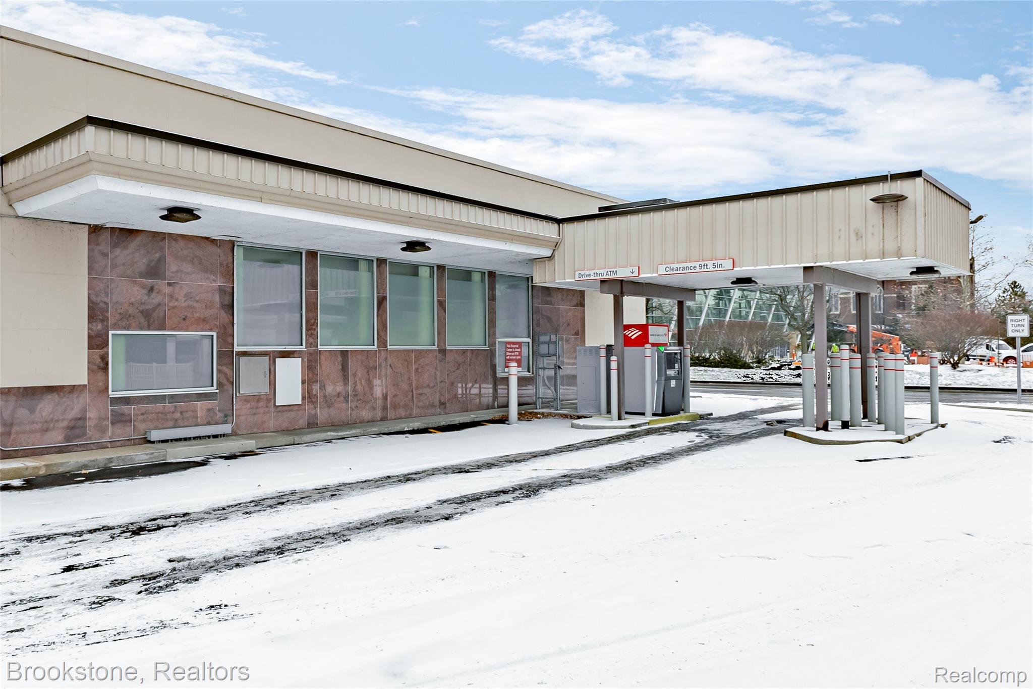 15010 E Jefferson Avenue