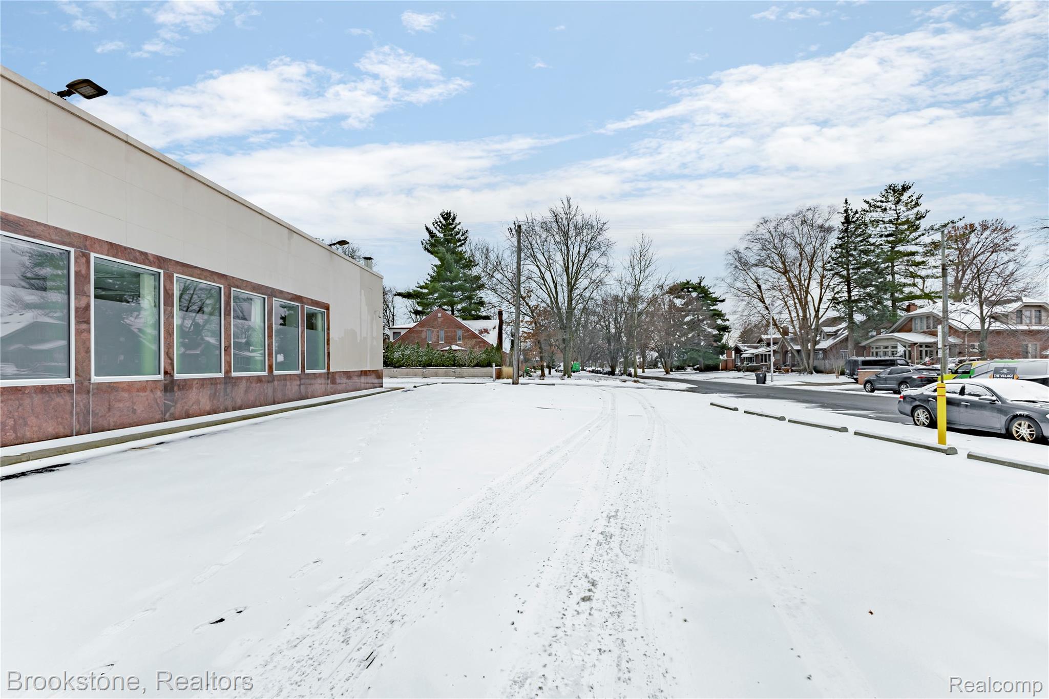 15010 E Jefferson Avenue