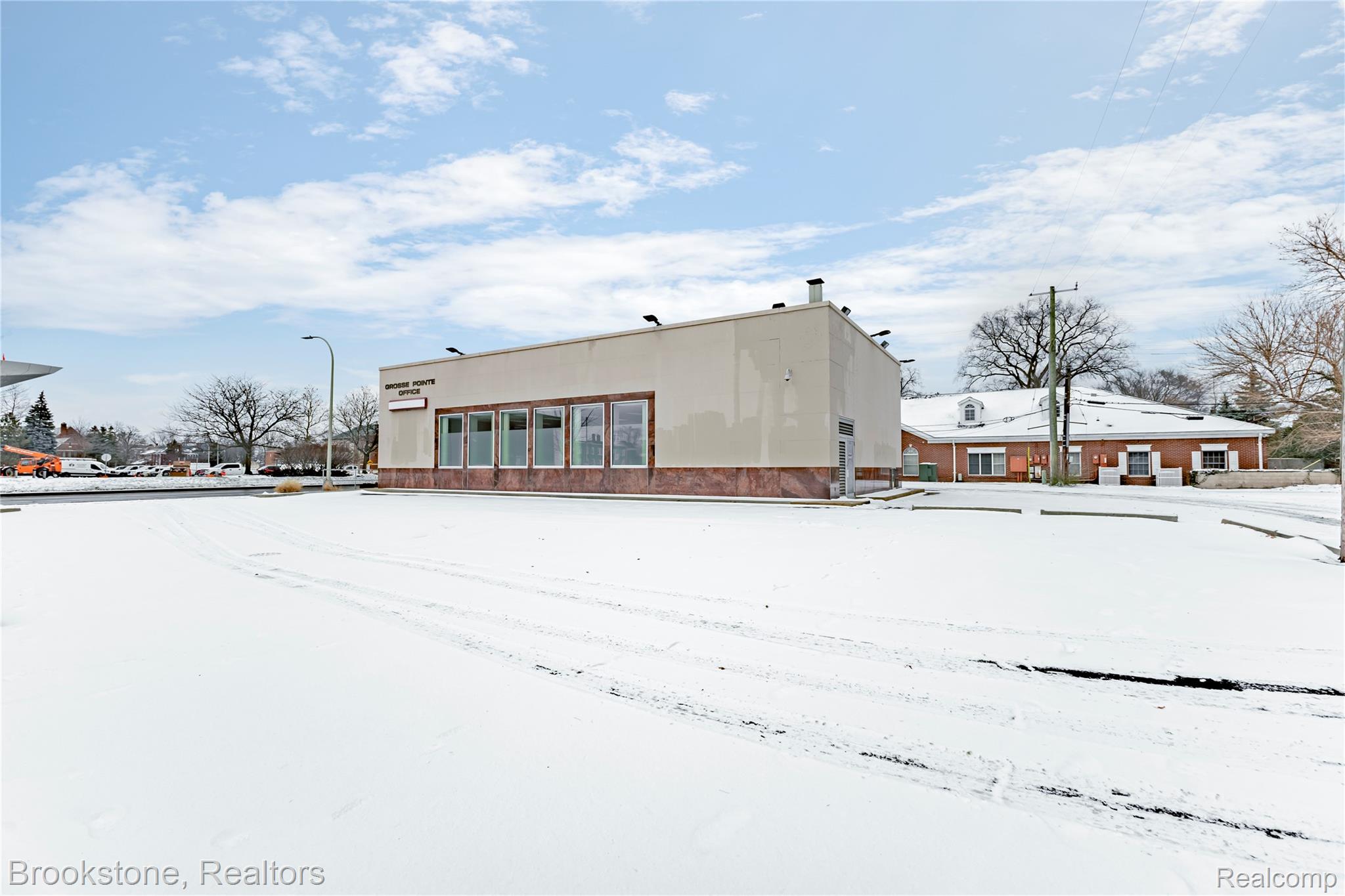 15010 E Jefferson Avenue