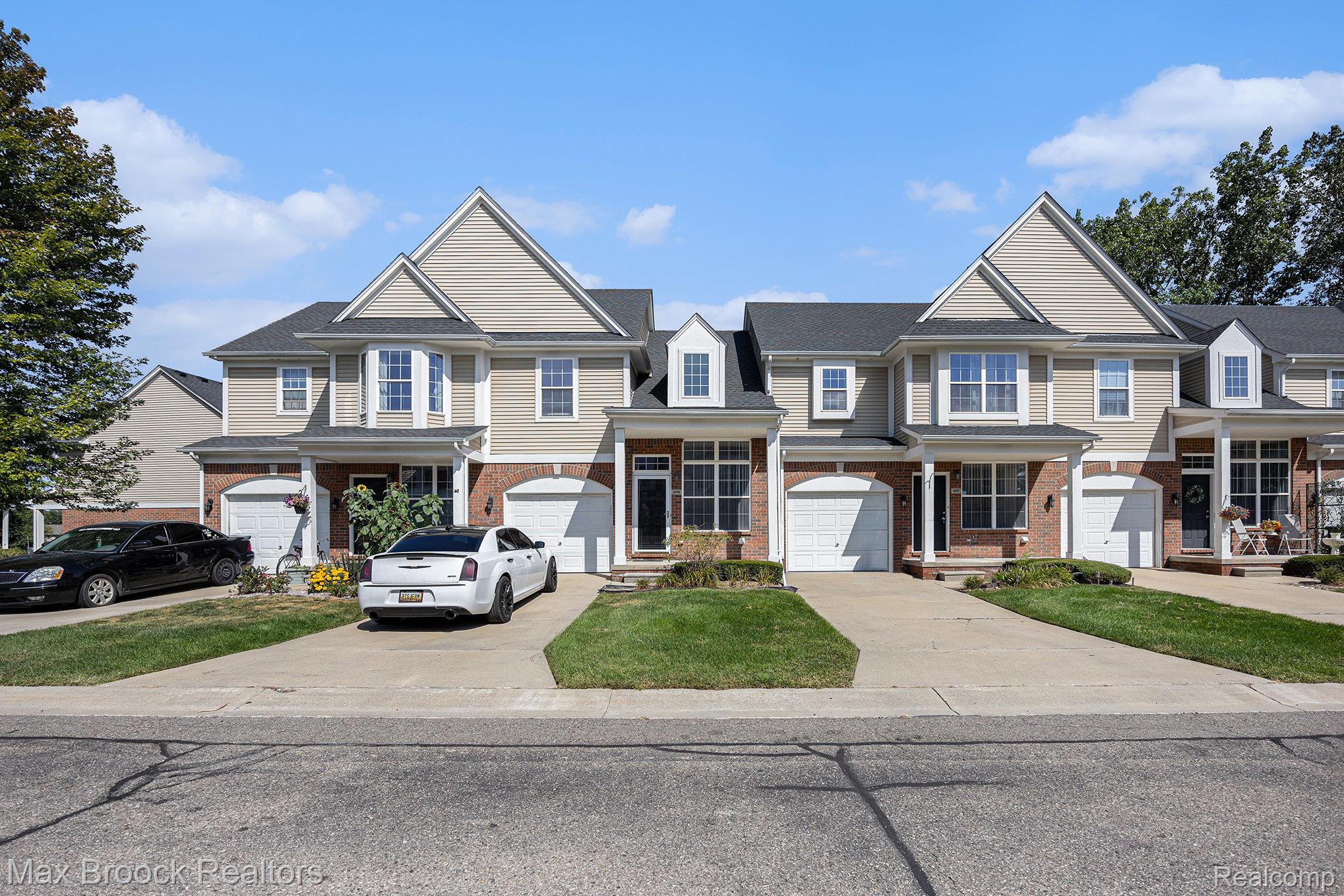 4899 Green Court
