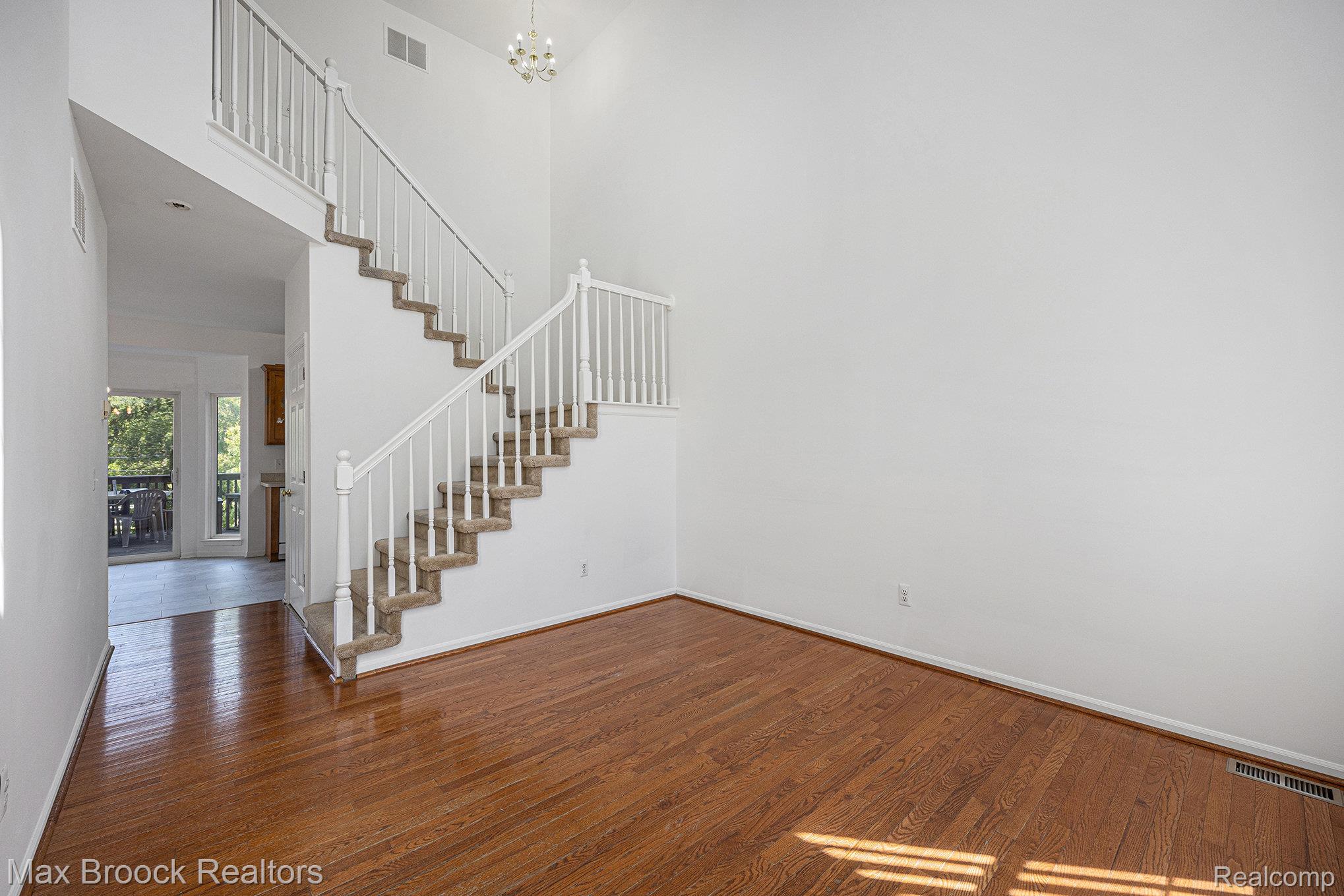 4899 Green Court