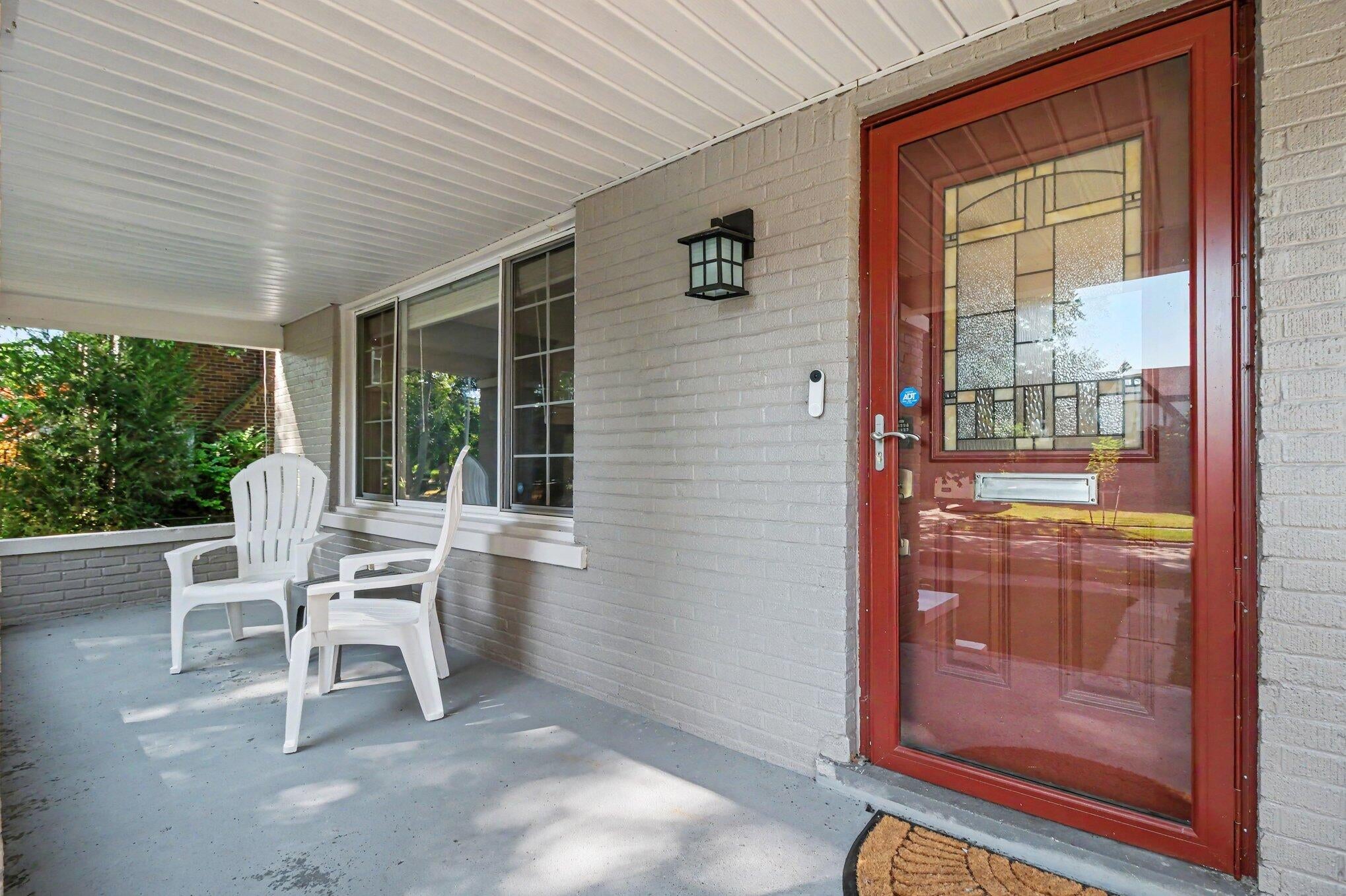 907 University Place