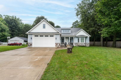 157 Silverbrook Avenue Niles City MI 49120