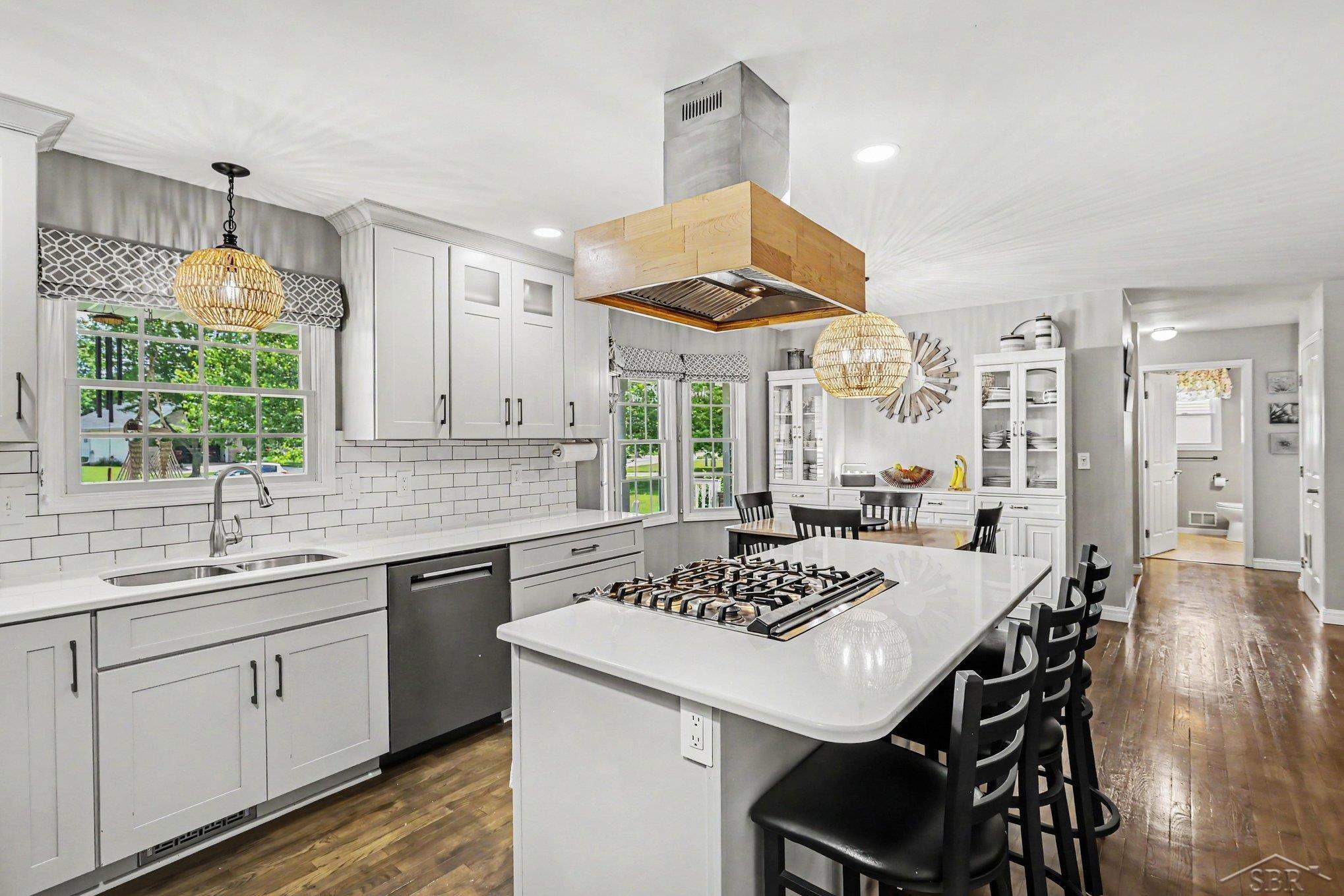11119 W Glen Drive