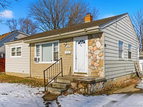 8255 Meadow Avenue Warren City MI 48089