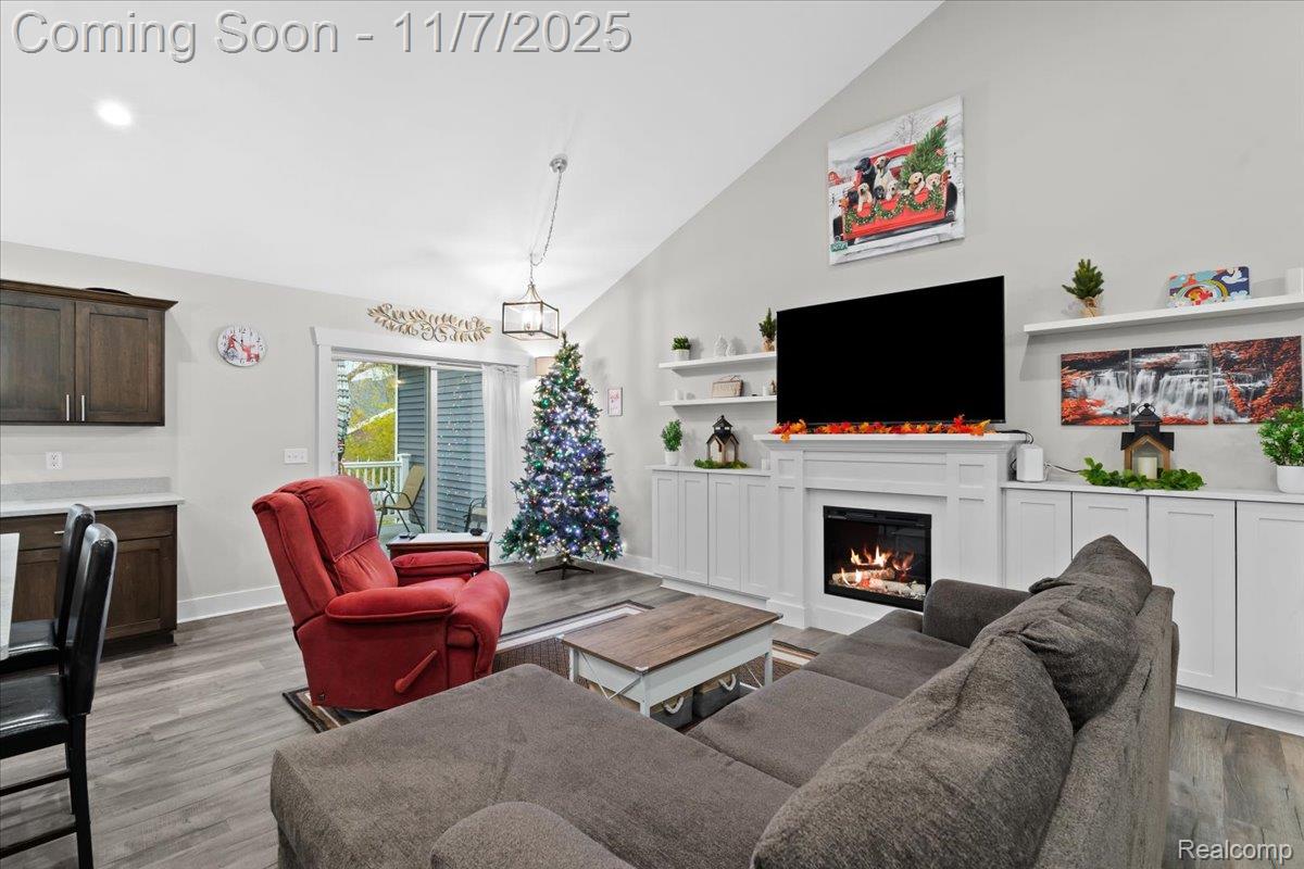 5860 Scenic Bluff Drive