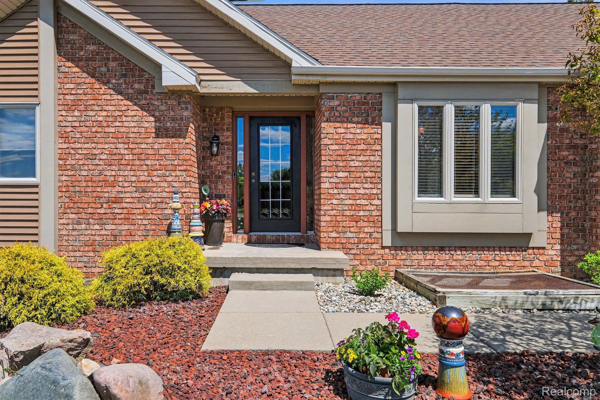 408 N Outlook Court