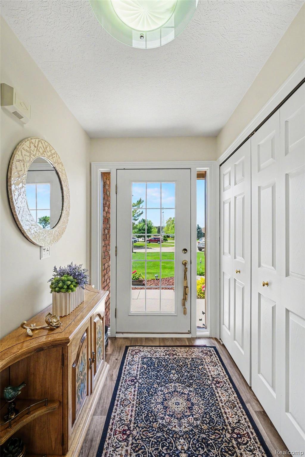 408 N Outlook Court