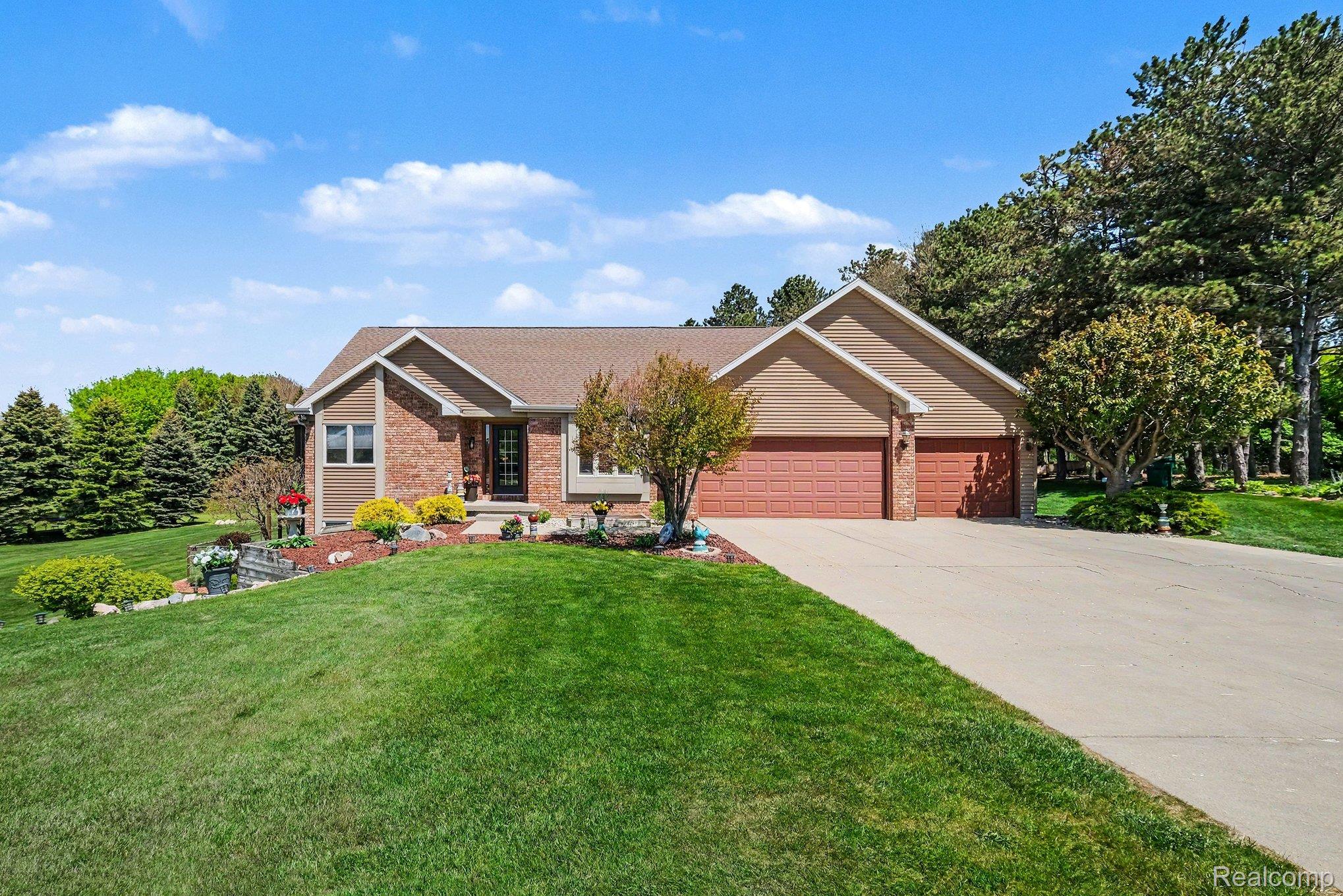 408 N Outlook Court