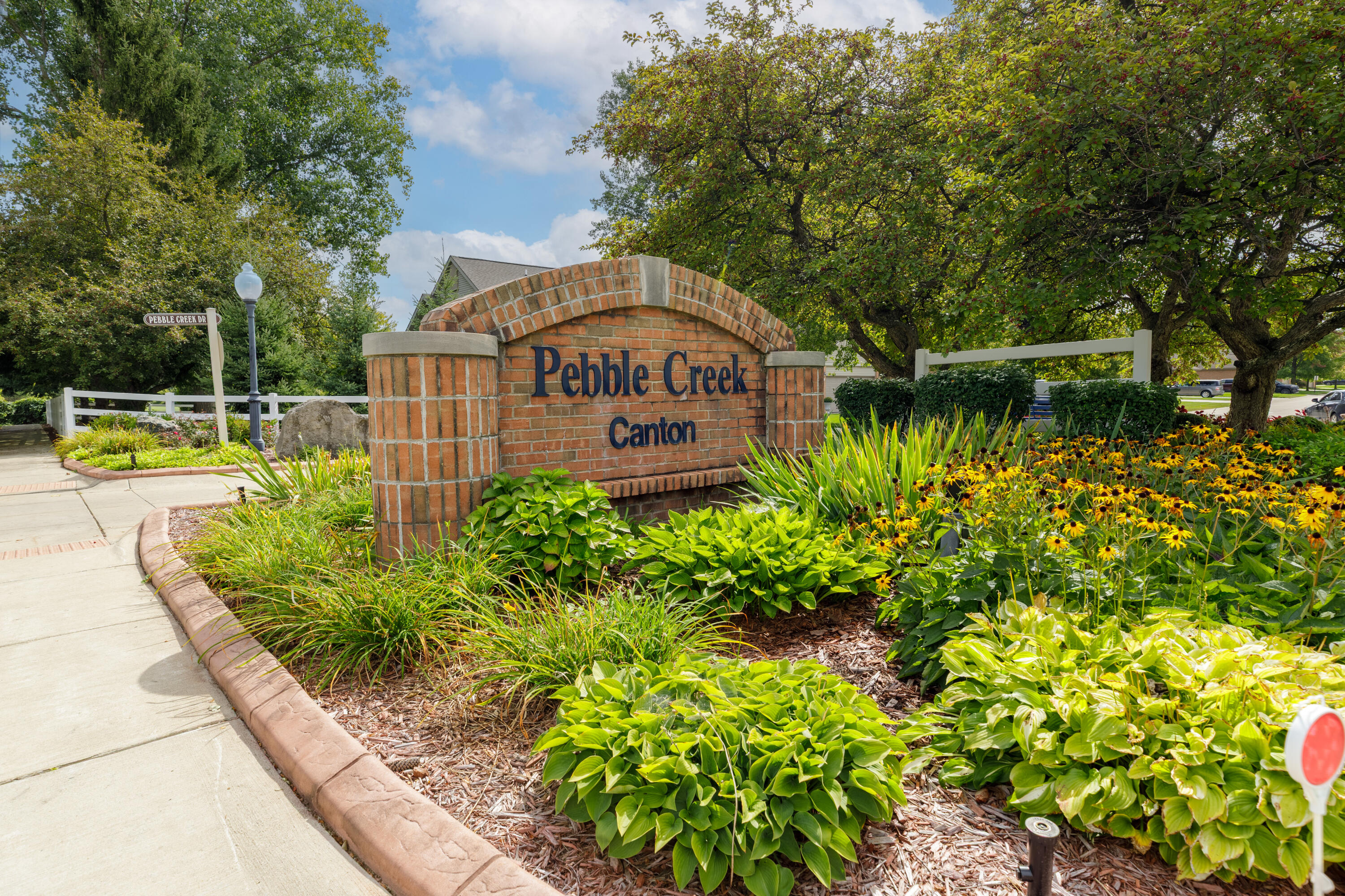 40049 Rolling Green Court