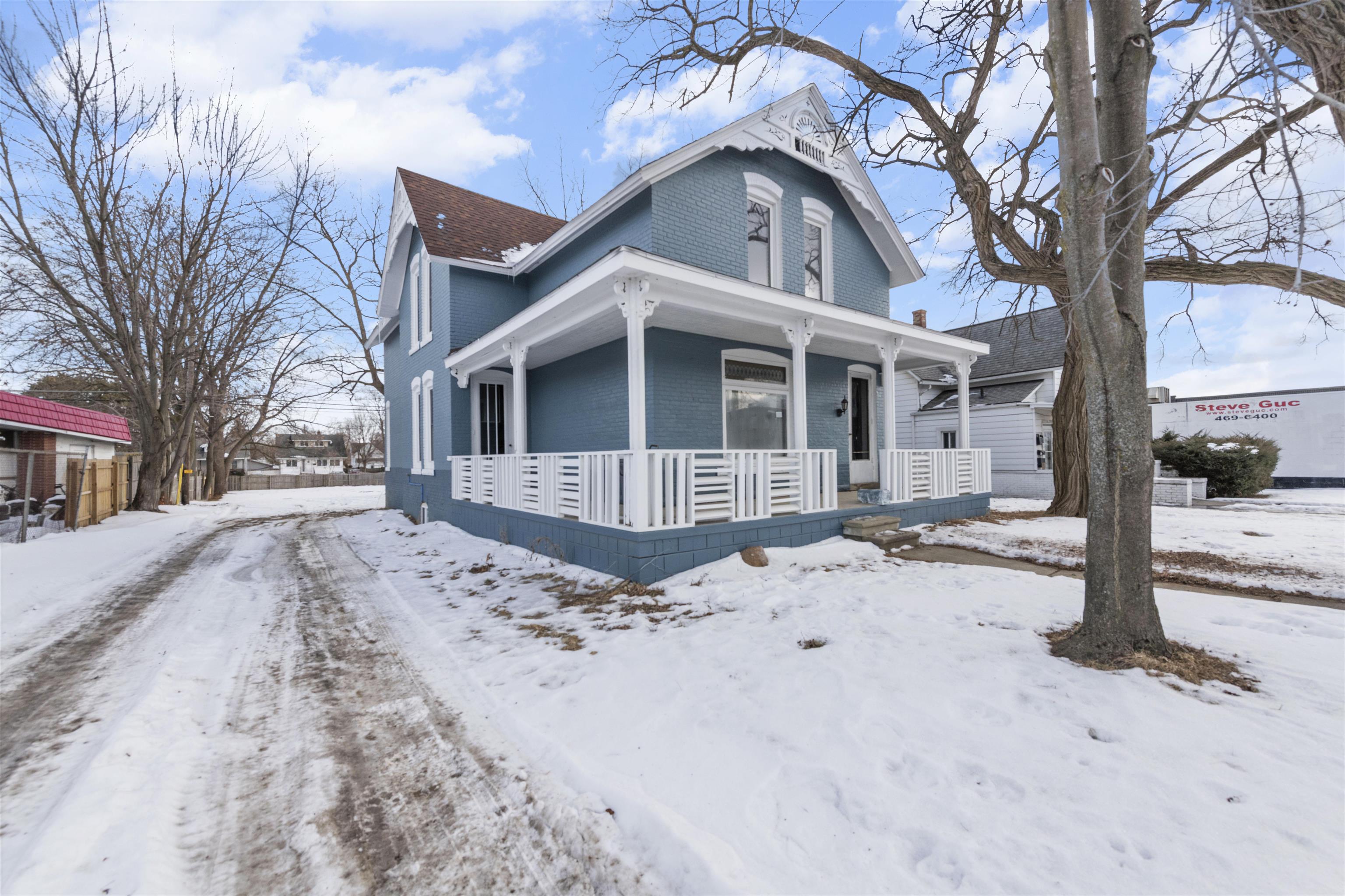 273 Southbound Gratiot Avenue