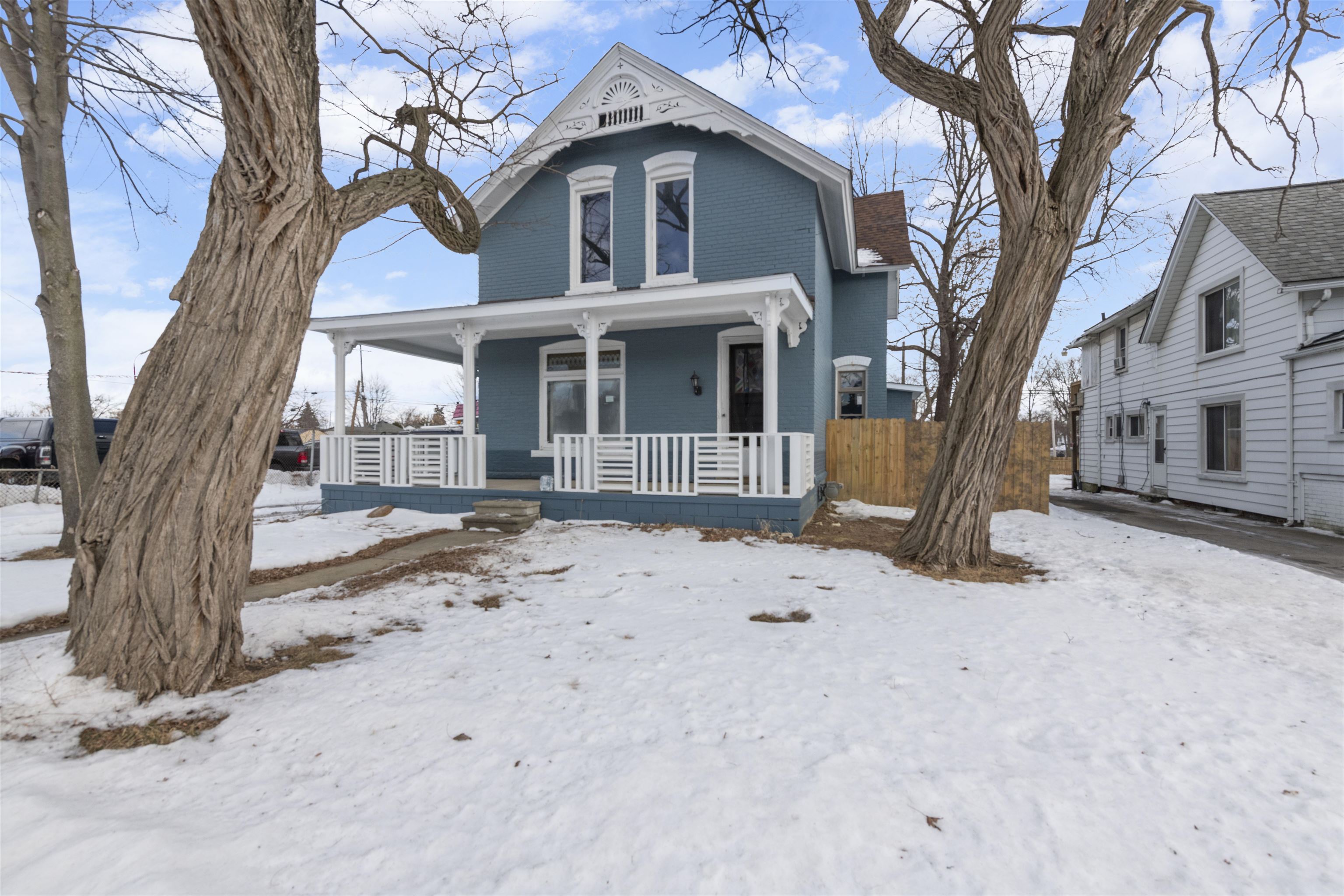 273 Southbound Gratiot Avenue