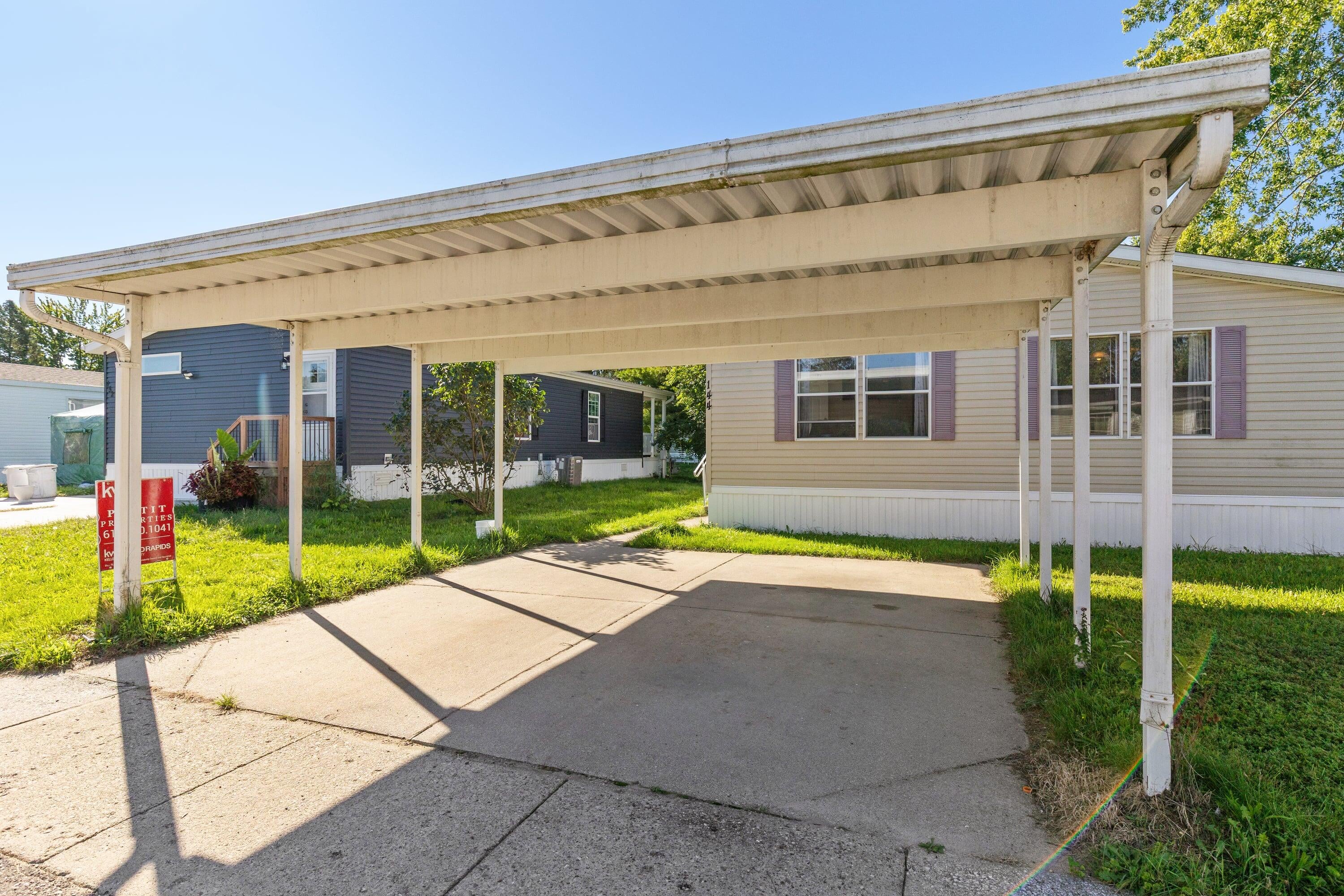 144 Fescue Drive SE