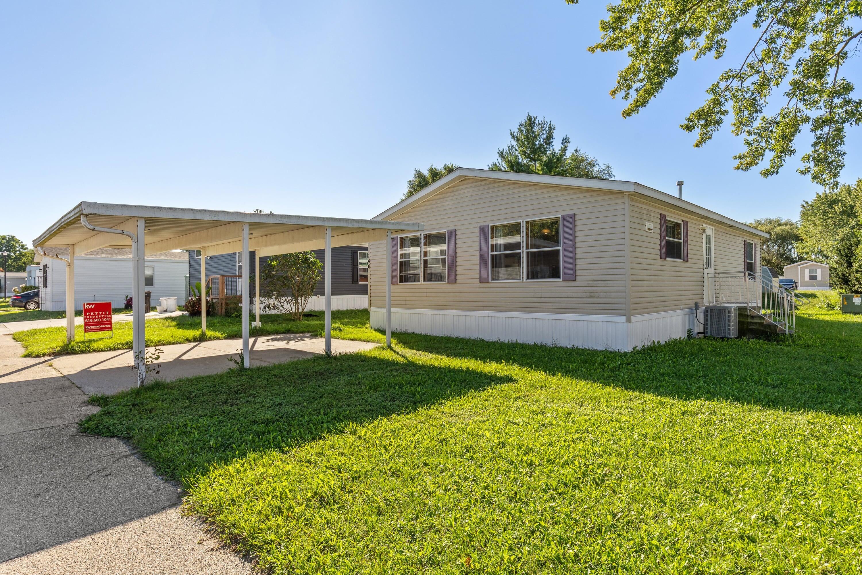 144 Fescue Drive SE